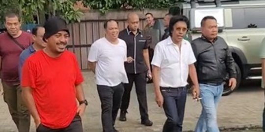 Jenderal Dudung Datangi Rumah Adian Napitupulu, Terpukau Sama Suasana yang Asyik