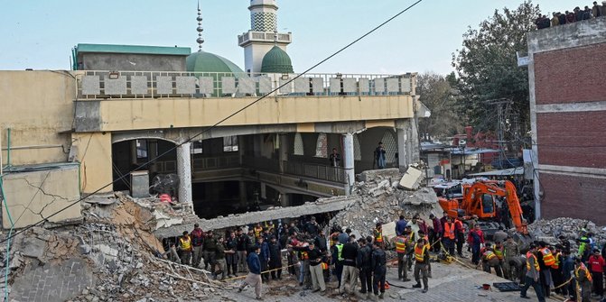 Korban Bom di Masjid Pakistan Jadi 100 Orang, Polisi Ungkap Berat Bom yang Meledak