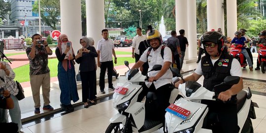 Momen Ridwan Kamil dan Bobby Nasution Jalan-Jalan di Medan