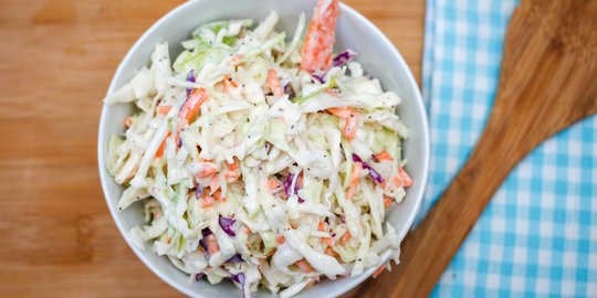 Resep Coleslaw, Salad Kol dan Wortel Simpel untuk Sandwich atau Side Dish