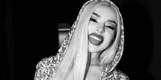 Lirik Lagu Ava Max - Ghost