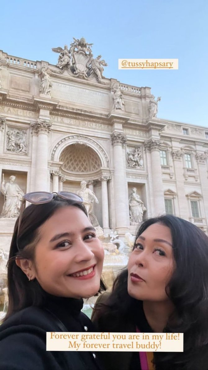 jalan jalan hingga kulineran intip momen liburan prilly latuconsina di italia