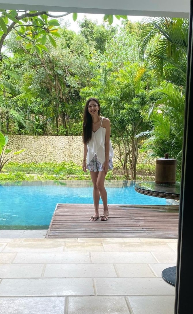 5 potret mikha tambayong setelah menikah honeymoon di bali