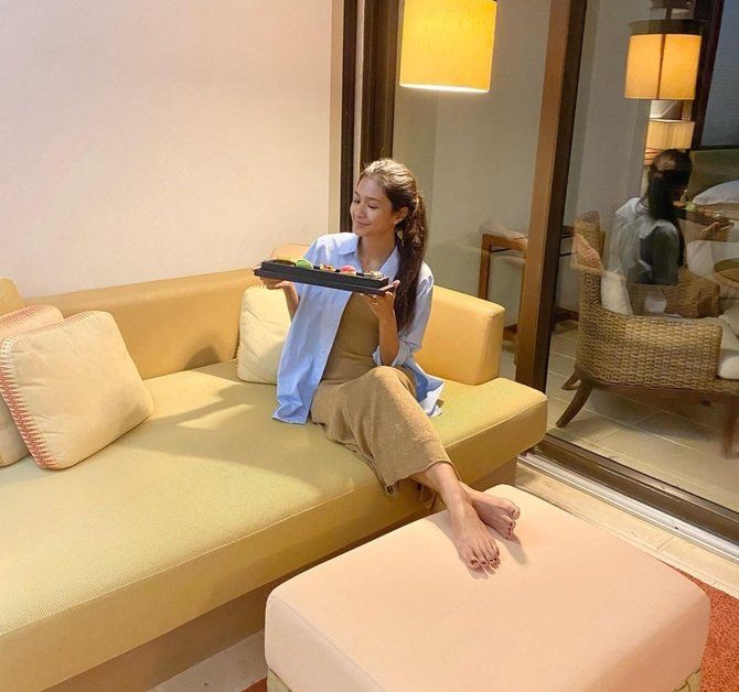 5 potret mikha tambayong setelah menikah honeymoon di bali