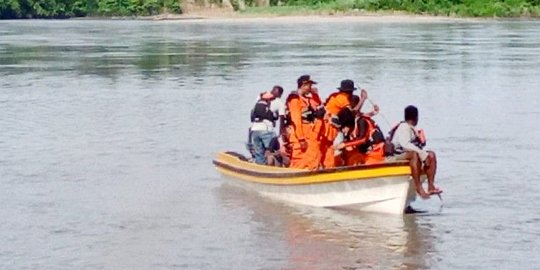 Perahu Motor Tenggelam akibat Tabrak Kayu di Mamberamo Raya, 8 Penumpang Hilang