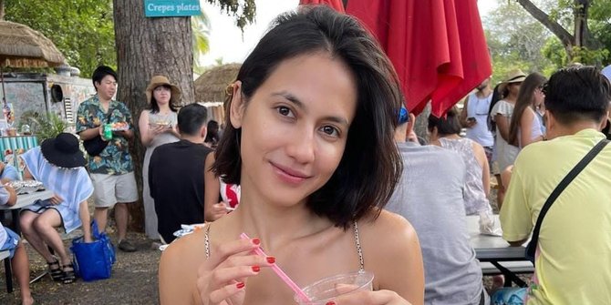 7 Potret Pevita Pearce Liburan di Hawaii, Seru Lihat Ikan Hiu Hingga Naik Helikopter