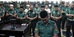 Momen Sersan Memimpin para Perwira TNI, Ada Jenderal Bintang 2 jadi Makmumnya