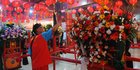Semarak Persiapan Cap Go Meh di Klenteng Hok Lay Kiong