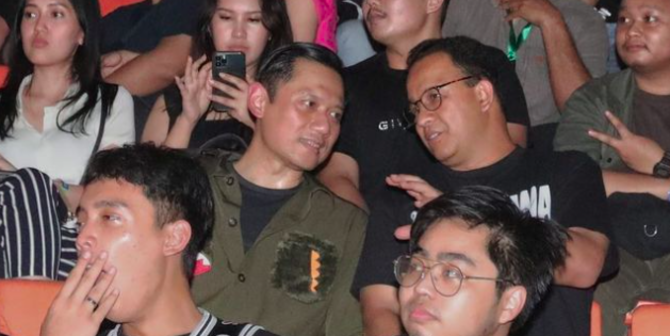 Video: Gaya Santai Anies-AHY di Tengah Kerumunan Massa Konser Dewa 19