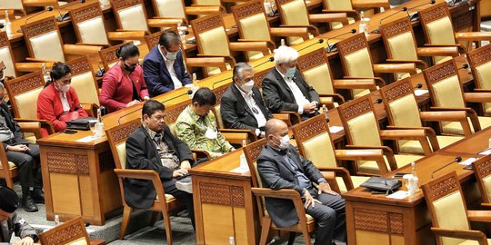 Pemilu 2024: Dapil Tambah 4, Aturan Jumlah Kursi DPR Ditetapkan Besok