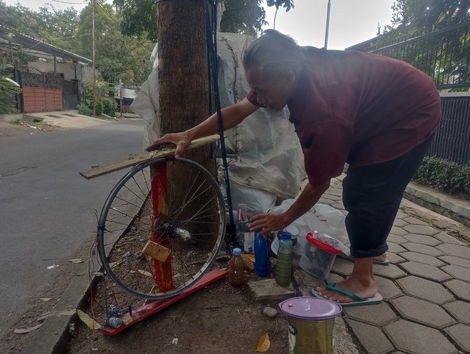 kisah pria merakit alat charger