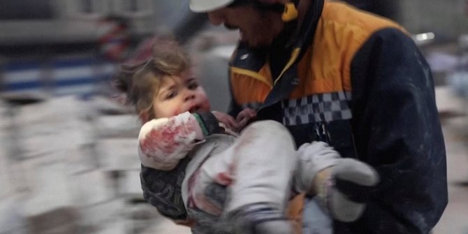 Potret Pilu Anak-Anak Jadi Korban Gempa Dahsyat Turki