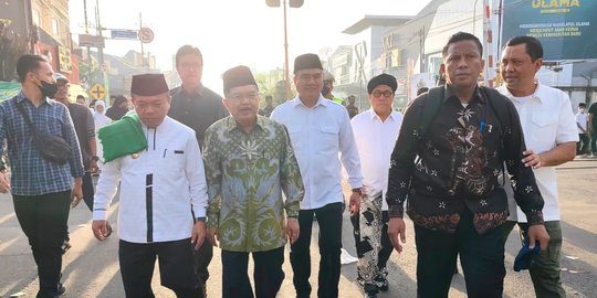 Terjebak Macet Parah, Jusuf Kalla Jalan Kaki 5 Km Hadiri Peringatan 1 Abad NU