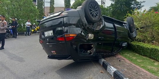 Mobil Pajero Dokter Forensik RS Bhayangkara Terbalik Usai Tabrak 'Keris' di Riau