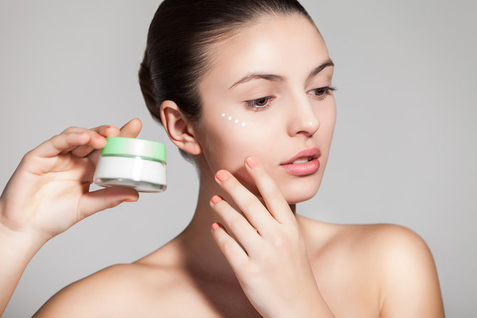 bantu meregenerasi kulit intip 8 cara mudah melakukan eksfoliasi wajah dengan benar