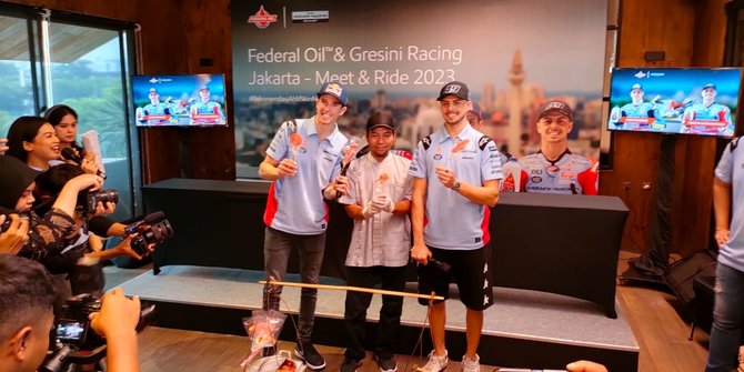 Viral, Penjual Asal Garut Ini Ajarkan Pembalap MotoGP Gresini Racing Bikin Gulali