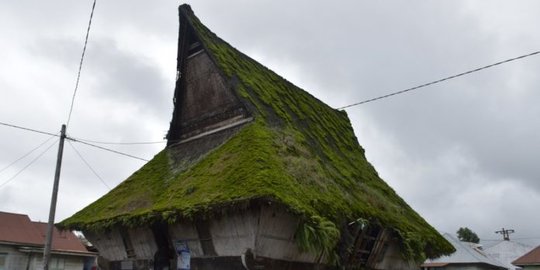 Gunakan Konsep Iklim Tropis, Ini 4 Keunikan Rumah Adat Suku Batak Karo