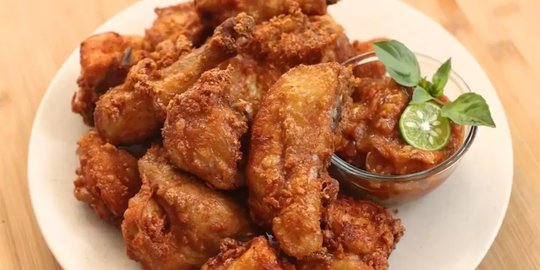 Cara Membuat Ayam Goreng Bawang Putih, Resep Ayam Terpopuler Chef Devina Hermawan