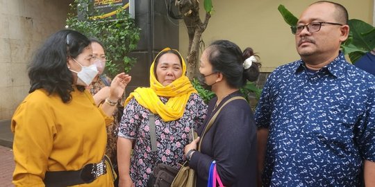 Ratapan Istri Sopir Taksi Dibunuh Anggota Densus 88: Saya Harus Gantikan Cari Nafkah