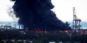 Gempa Bumi Turki Picu Kebakaran Dahyat di Pelabuhan Iskenderun