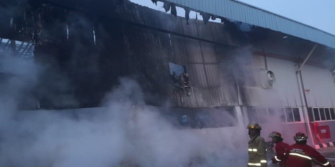 Pabrik Kasur di Bogor Dilalap Api, Kerugian Diduga Capai Miliaran