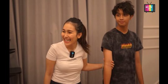 Ayu Ting Ting Diam-diam Sudah Punya Calon Mantu, Ini Potretnya yang Tinggi & Ganteng