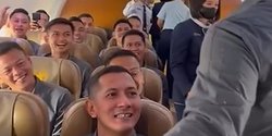 Momen Banser NU Naik Pesawat Kepresidenan, Duet sama Paspampres Nyanyi Ya Lal Wathon