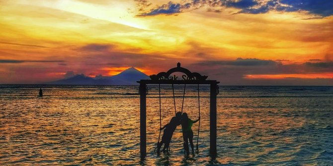 Ucapan Selamat Sore Lucu untuk Orang Terdekat, Menghibur