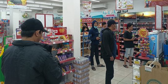 Minimarket di Makassar Dirampok, Pelaku Ancam Kasir Pakai Parang Panjang