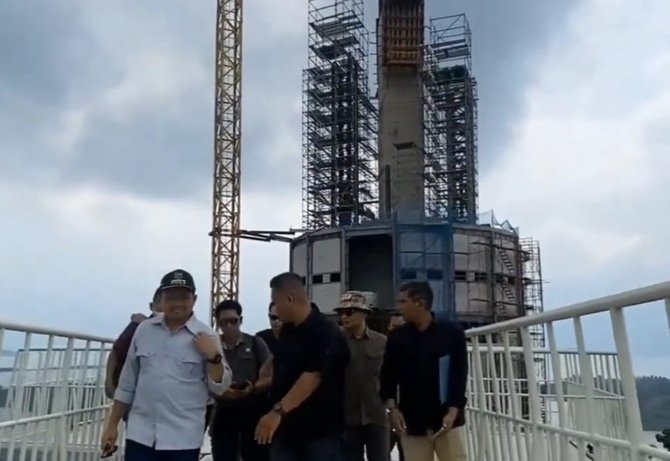 menara kujang sepasang