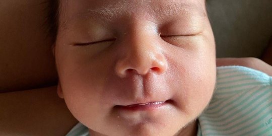 5 Potret Baby Nae Anak Adipati Dolken, Lucu dan Gemas Banget Pipinya Chubby