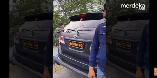 Terungkapnya Fenomena Pelat Dinas Palsu pada Toyota Fortuner: Akar Masalah, Modus Operandi, dan Dampak Hukumnya