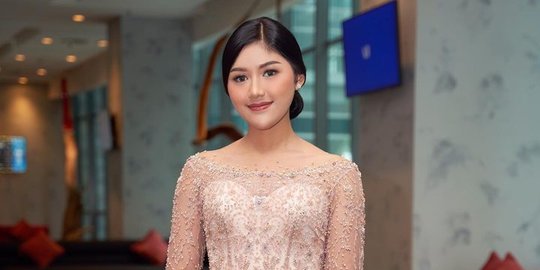 Deretan Foto Erina Gudono Kenakan Kebaya, Netizen 'Cantik Khas Wanita Indonesia'