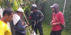 Angin Kencang, Penerjun Payung TNI Salah Mendarat ke Pekarangan Rumah Warga