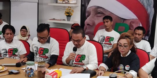 Detik-Detik Joman Buka Baju & Copot Spanduk, Batal Dukung Ganjar jadi Presiden