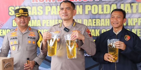 Polisi Bongkar Penimbunan 19.548 Liter MinyaKita