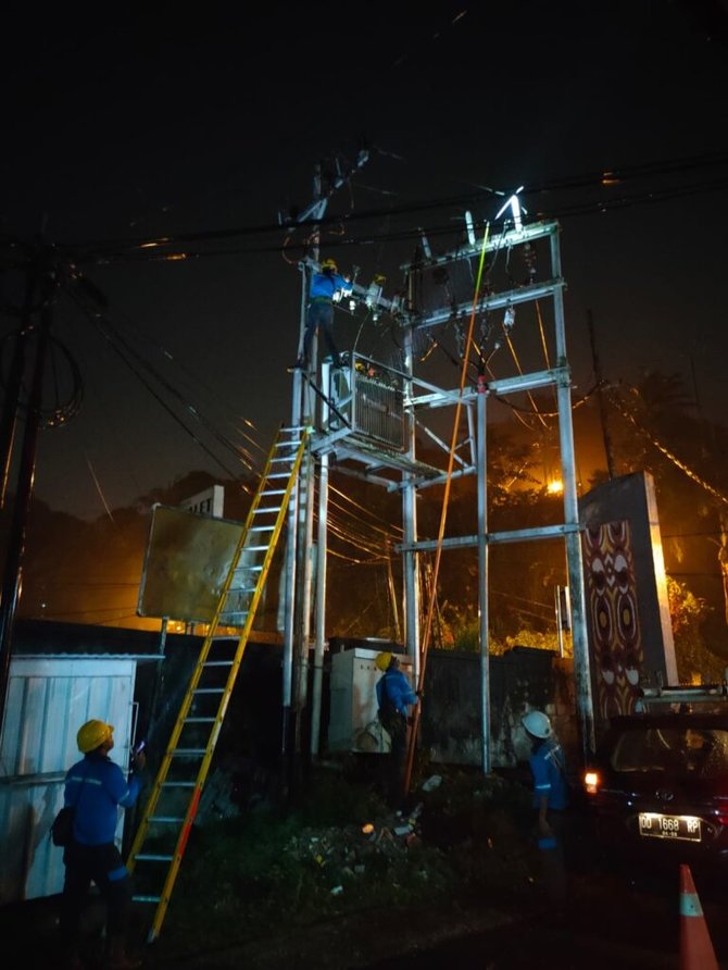 gardu listrik terdampak gempa jayapura