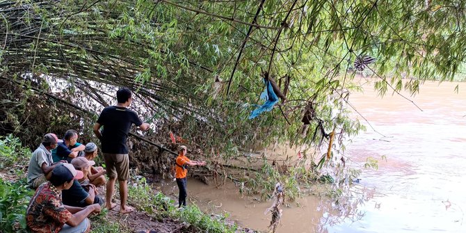 Dua Bocah 5 Tahun Hanyut di Sungai Kali Mayang Jember, Seorang Ditemukan Meninggal