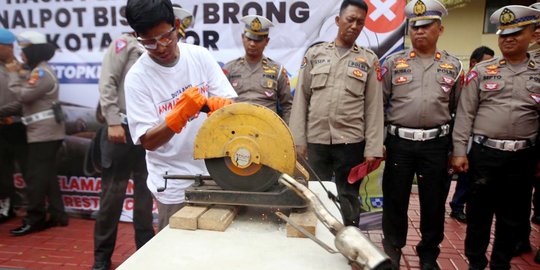 Dikeluhkan Warga, Ratusan Knalpot Bising Dimusnahkan di Polresta Bogor Kota