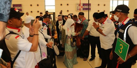 Anggota DPR Ungkap Dugaan Mark Up Gelang Haji, Harga Rp5.000 jadi Rp35.000