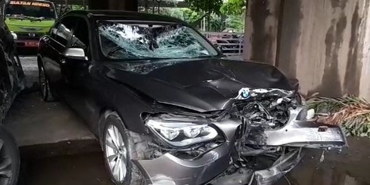 Kondisi Mobil BMW yang Lawan Arah dan Tabrak Pemotor hingga Tewas di Fatmawati