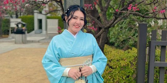 Potret Cantik Via Vallen Pakai Kimono, Penampilannya Disebut Bak Wanita Jepang