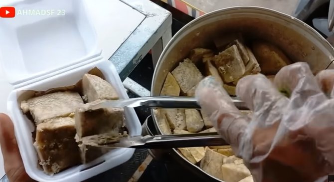 dulu sering dihina pria ini kini sukses jualan talas kukus beromzet rp70 jutabulan