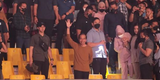 Jenderal Bintang Dua Turun Tangan Dampingi Jokowi dan Iriana Nonton Konser Dewa 19