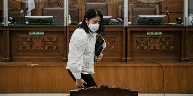 Putri Candrawathi Divonis 20 Tahun Penjara, Pengunjung Sidang Riuh Bersorak