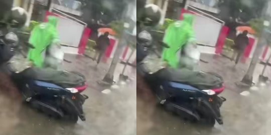 Viral Perjuangan Driver Ojol Terjang Banjir demi Antar Pesanan, sampai Jatuh ke Got