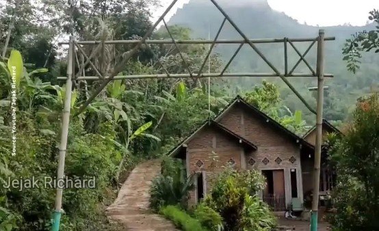 kampung terpencil di trenggalek hanya dihuni puluhan orang dan belum dialiri listrik pln