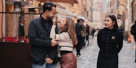 Momen Prilly Lihat Kemesraan Kiky Saputri Bersama Suami, Netizen 'Jadi Obat Nyamuk'