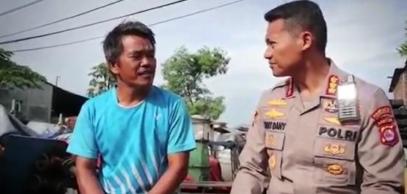 potret anak tukang tambal ban jadi polisi