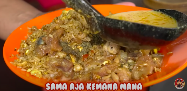 cuma di sunter nasi goreng pakai kuah menyalahi kodrat rasanya bikin merem melek